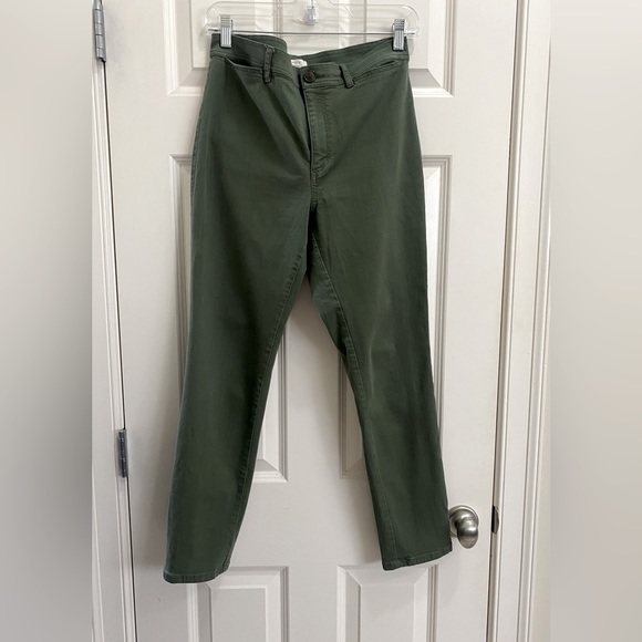 LOFT green flat front pants with coin pockets. Size-8 - Picture 1 of 4